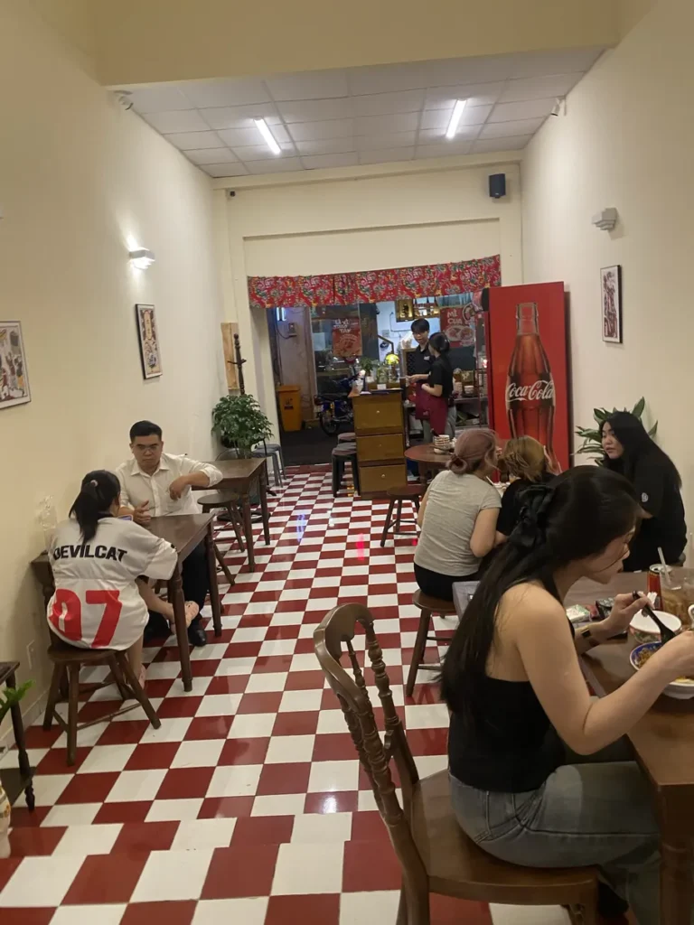 Shoryu Noodle Dimsum Bar Phu Nhuan inside 768x1024