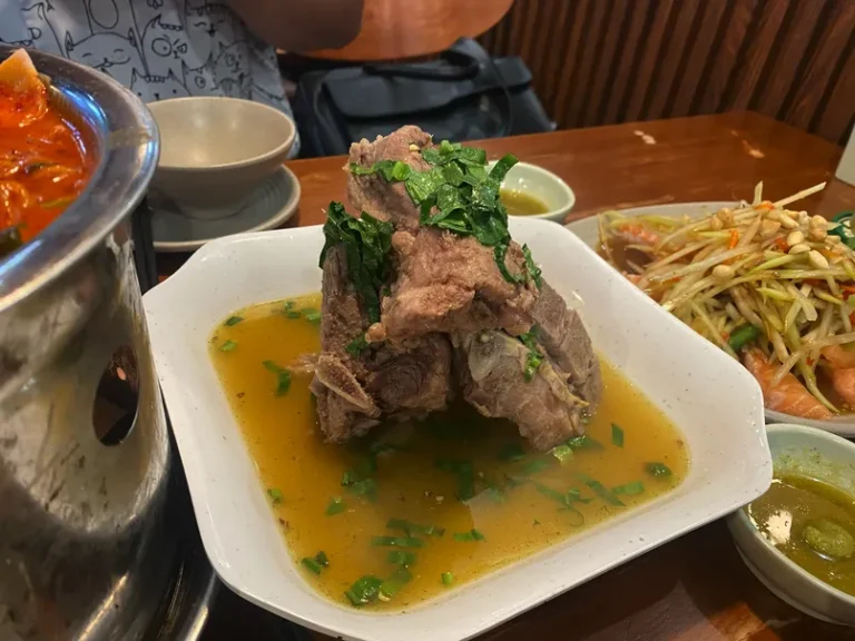 Somtamlam K66 Hoang Dieu Q4 TPHCM 10 768x576