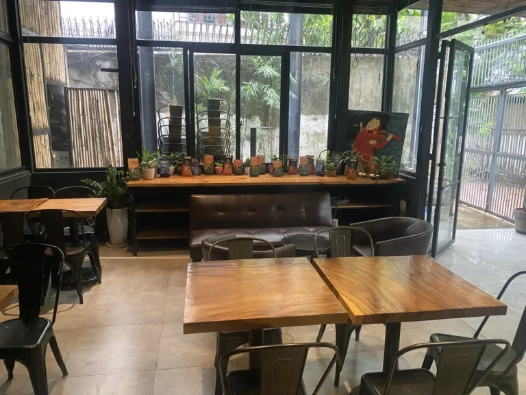 Dolphy Cafe 113 Duong Van An 8 768x576