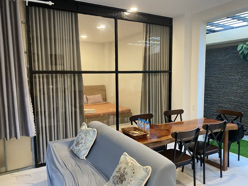 Không gian bên trong phòng 1 triệu 1 ngày đêm của Cá Homestay Mũi Né, Phan Thiết Không gian bên trong phòng 1 triệu 1 ngày đêm của Cá Homestay Mũi Né, Phan Thiết