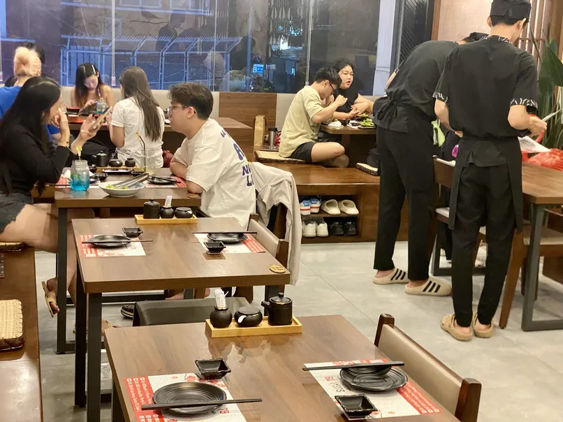 Không gian quán Sushi 79 - Hồ Xuân Hương, Quận 3