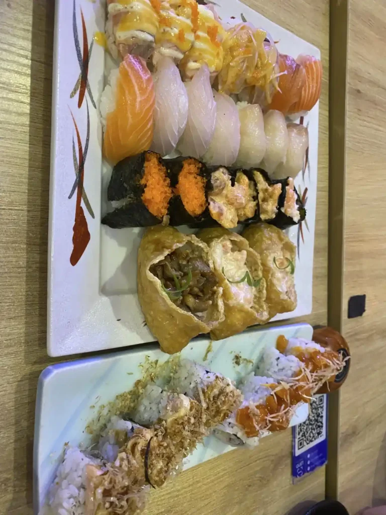 Món ăn tại Buffet Sushi Kunimoto