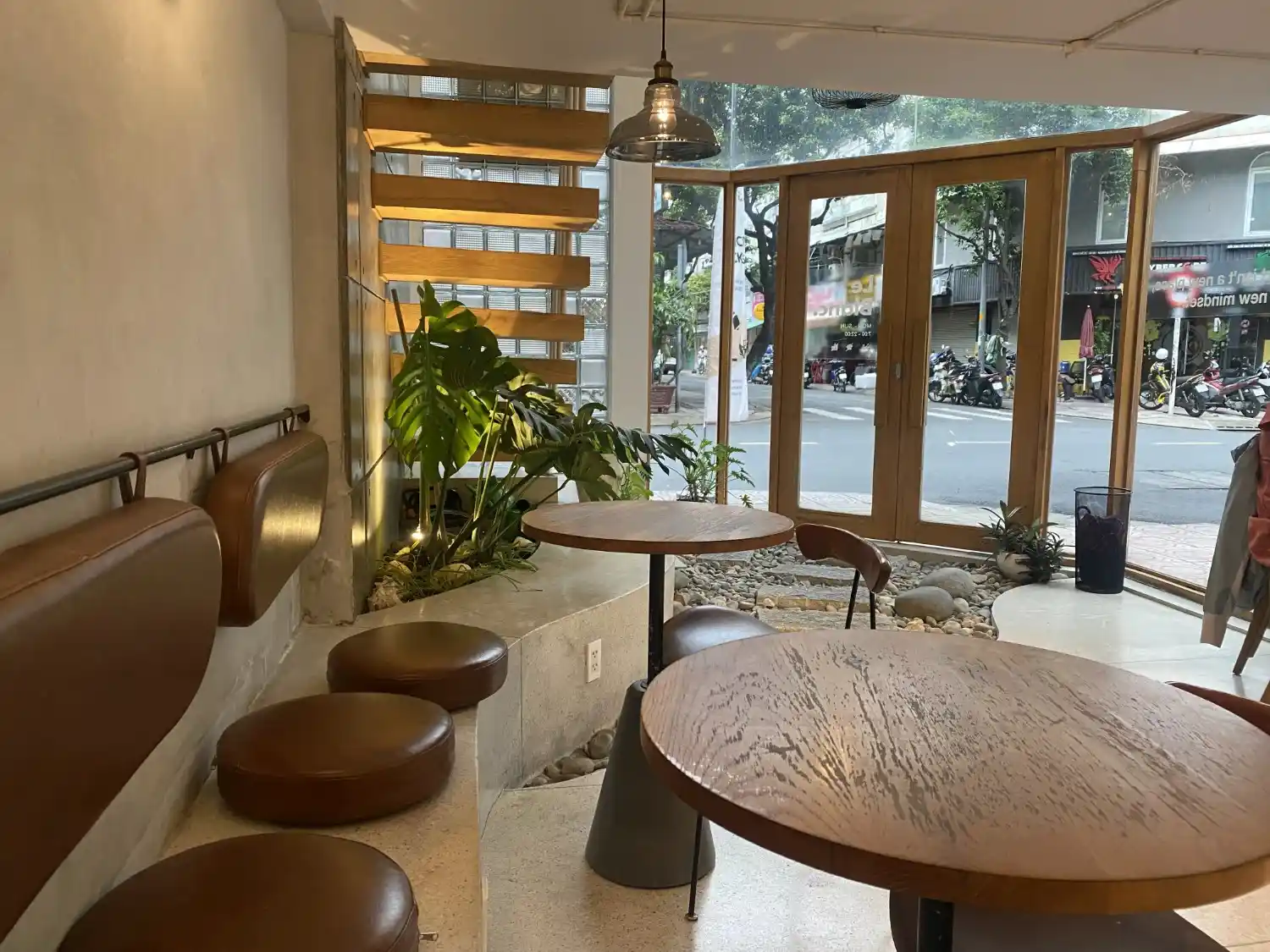 Le Blanc.Coffee & Space Quận 4