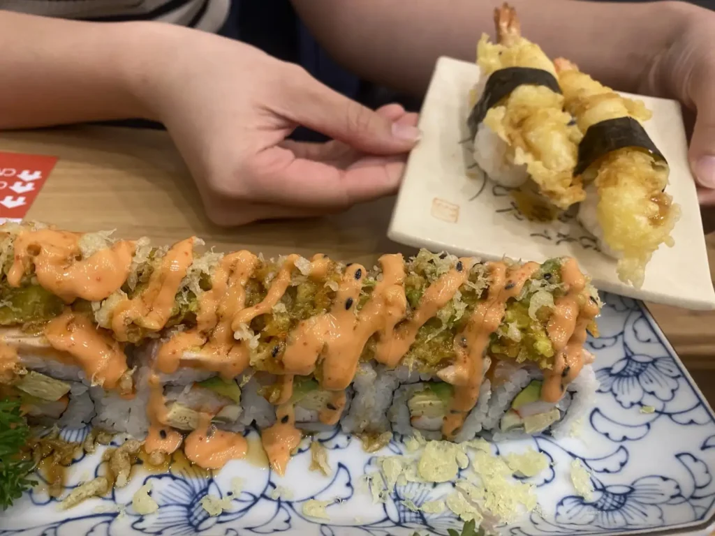 Món ăn tại Sushi 79 Trần Hưng Đạo