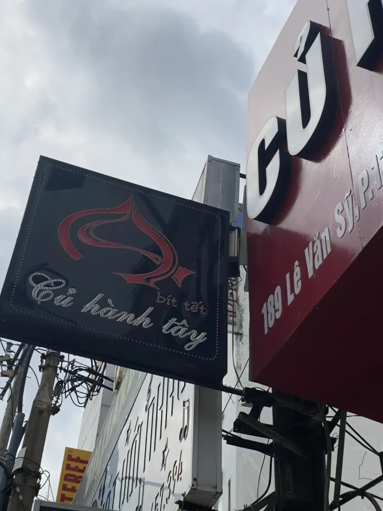 Bảng hiệu Beefsteak Củ Hành Tây - Lê Văn Sỹ