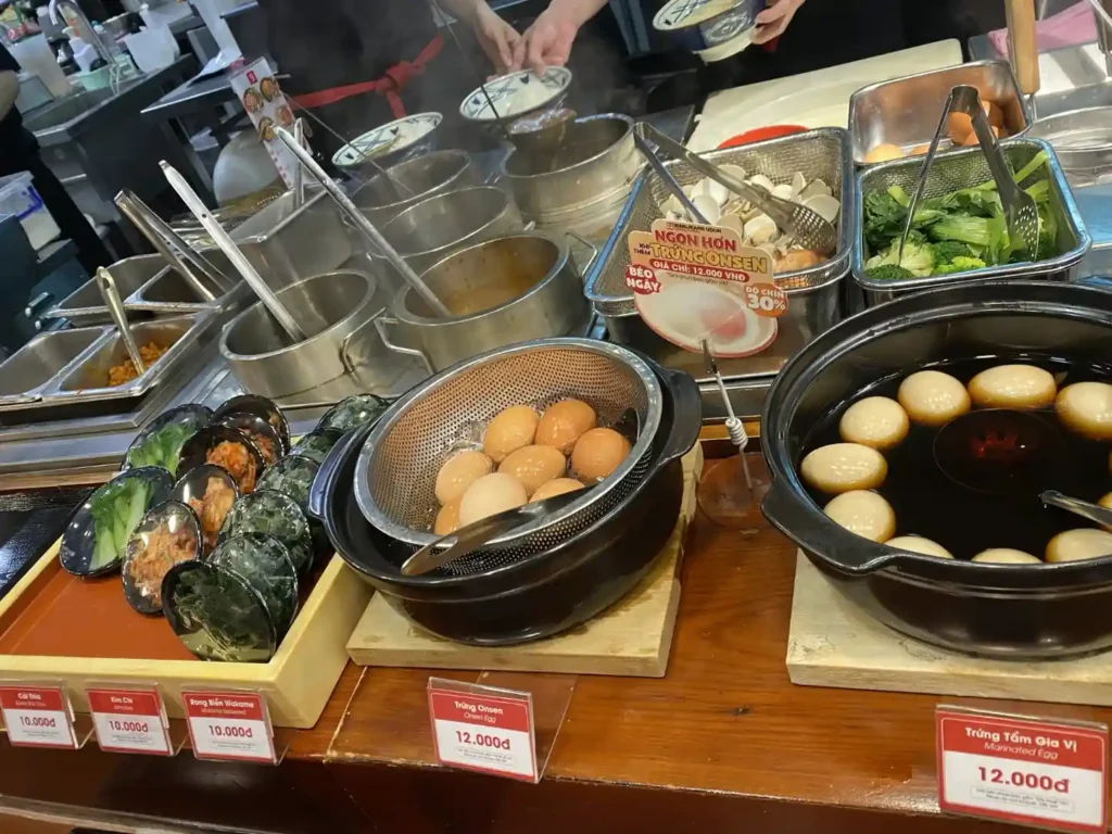 Quầy line tự phục vụ của Marukame Udon SC Vivo City