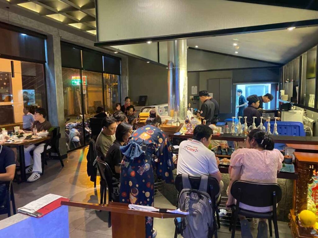 Không gian quán Sushi Masa Lê Văn Sỹ