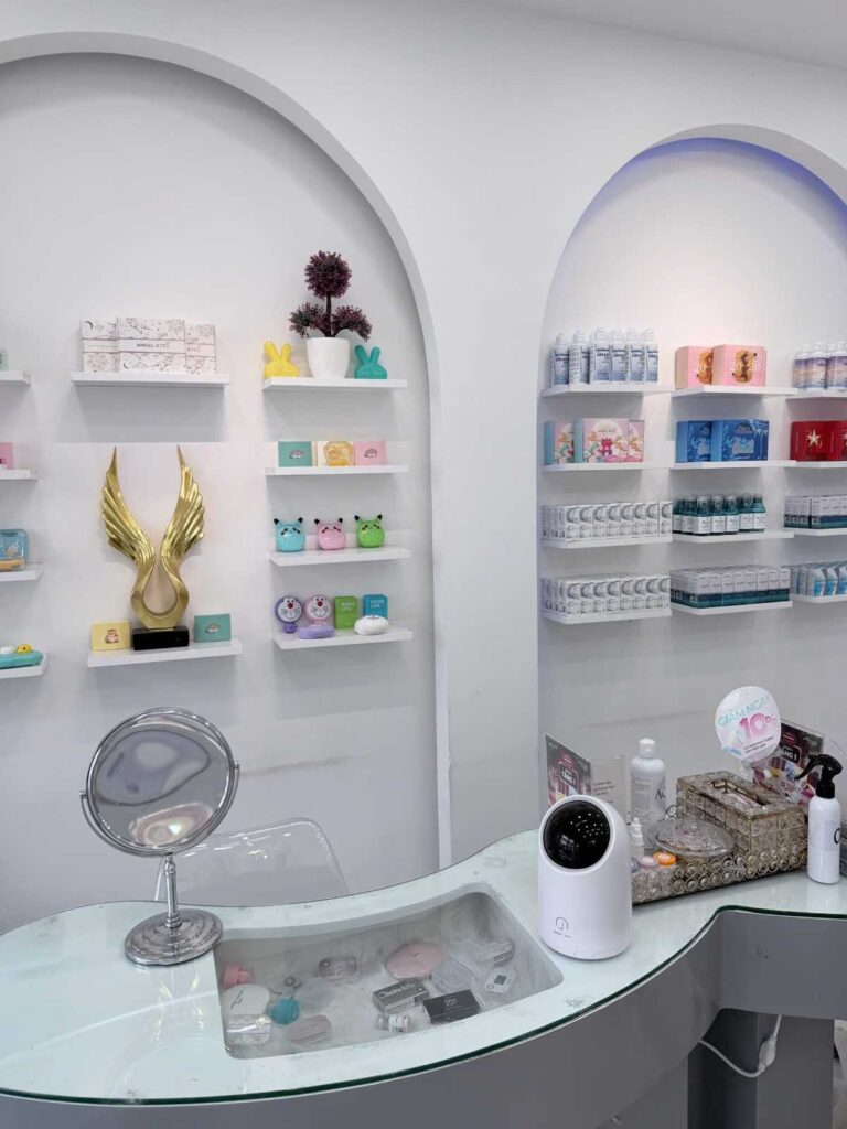 AngelEyes Huynh Van Banh 1 768x1024