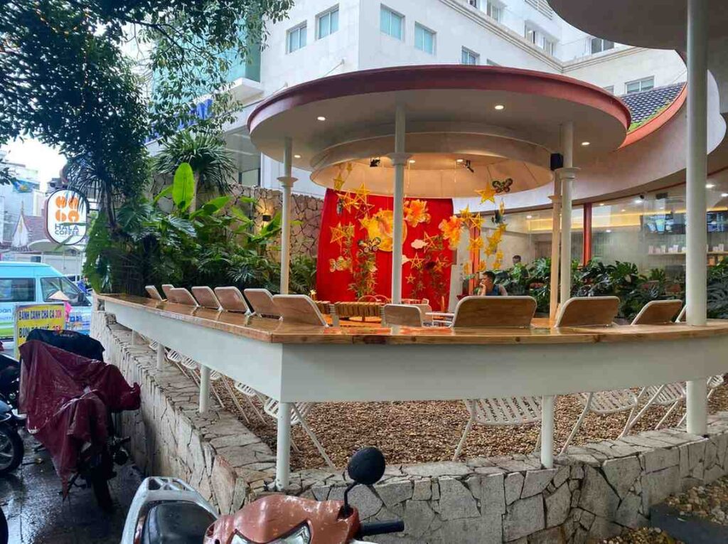 Hala Coffee Phan Xich Long Phu Nhuan 13 1024x765