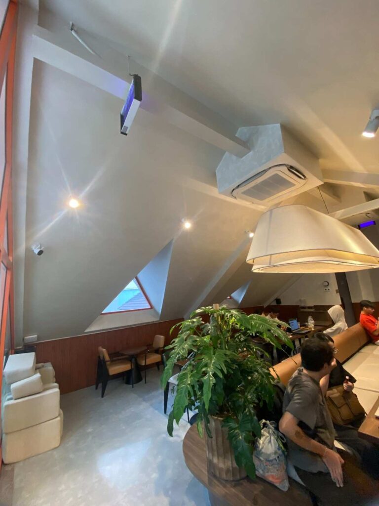 Hala Coffee Phan Xich Long Phu Nhuan 4 768x1024