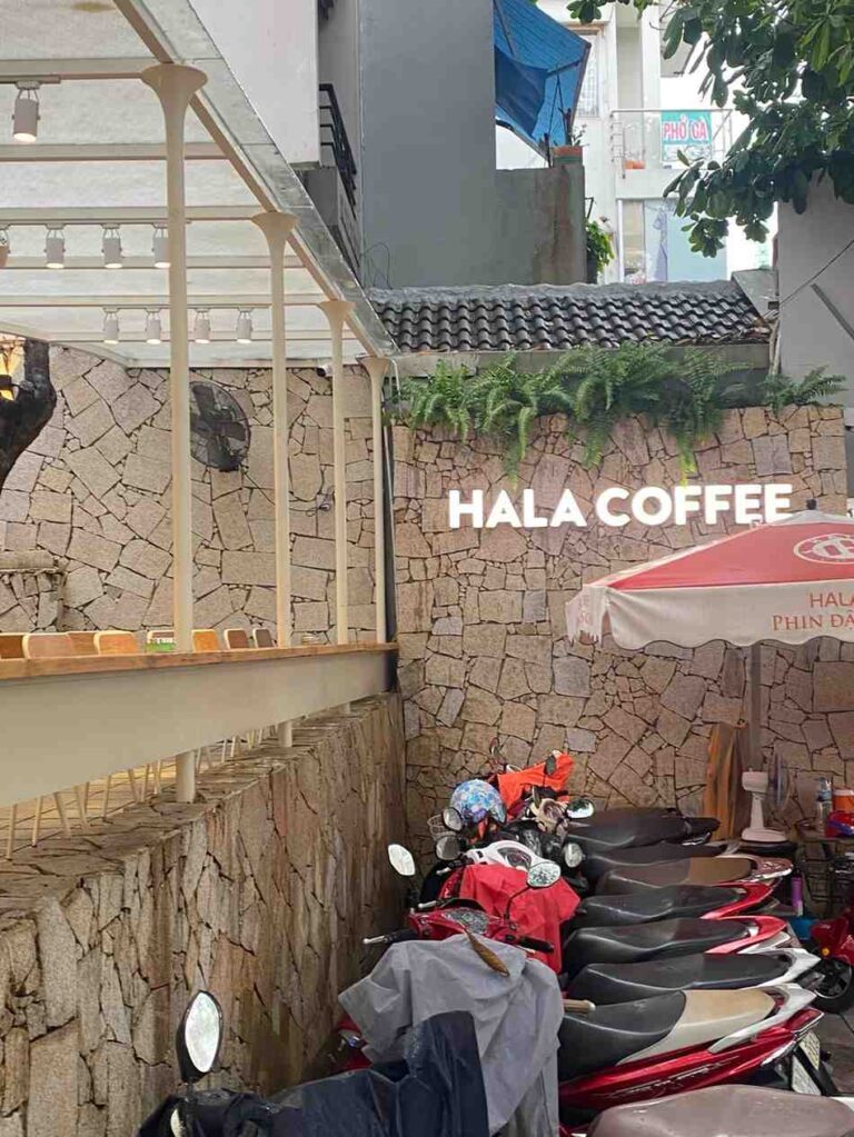 Hala Coffee Phan Xich Long Phu Nhuan 9 768x1023