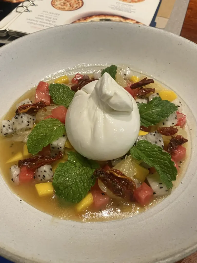 Phô mai Burrata tại Pizza 4Ps Lê Thánh Tôn