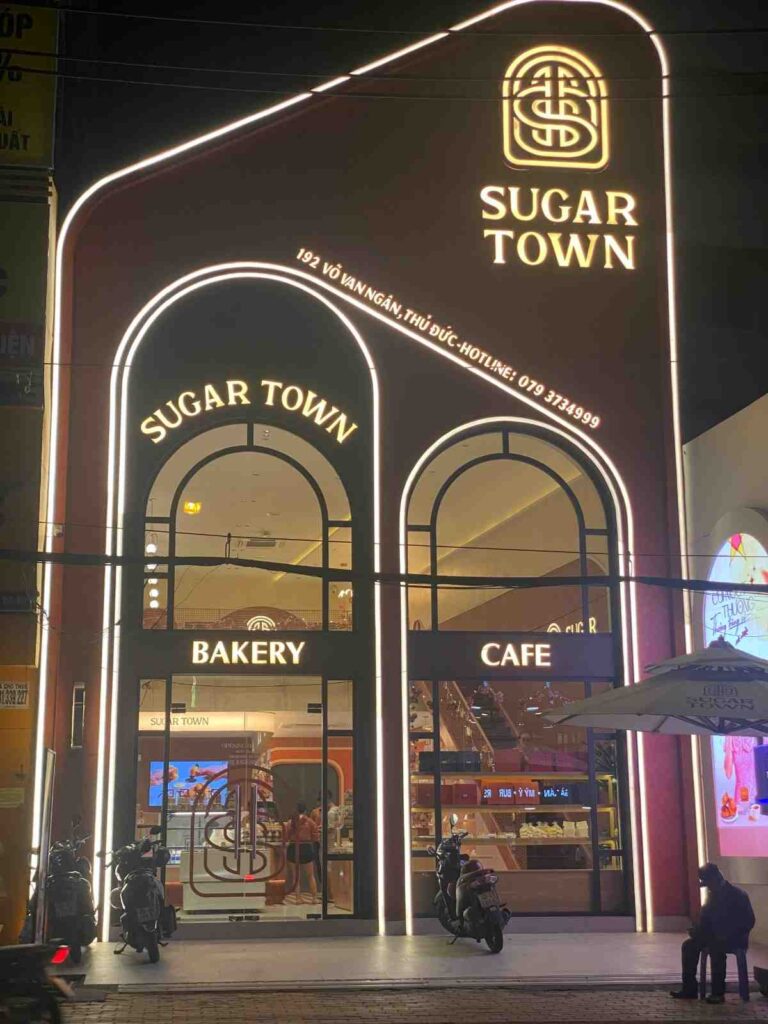 Bảng hiệu Sugar Town - Võ Văn Ngân