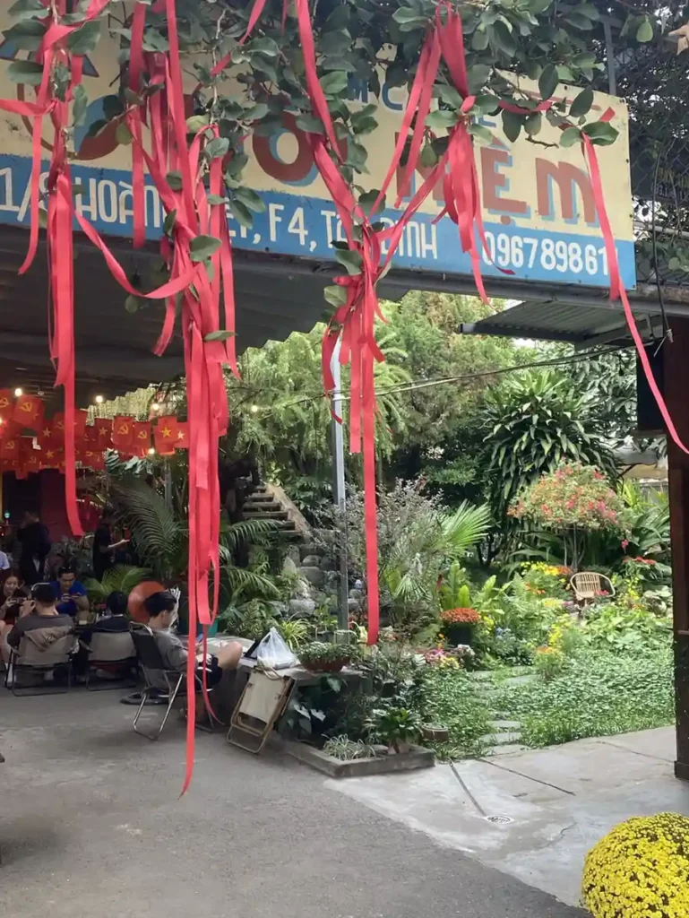 Tiem Cafe Hoi Niem Hoang Viet Tan Binh TPHCM 10 769x1024