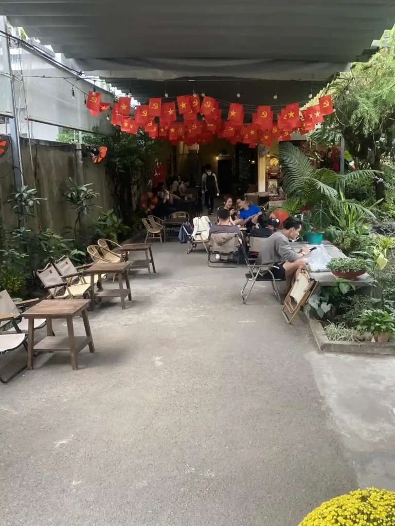 Tiem Cafe Hoi Niem Hoang Viet Tan Binh TPHCM 6 768x1024