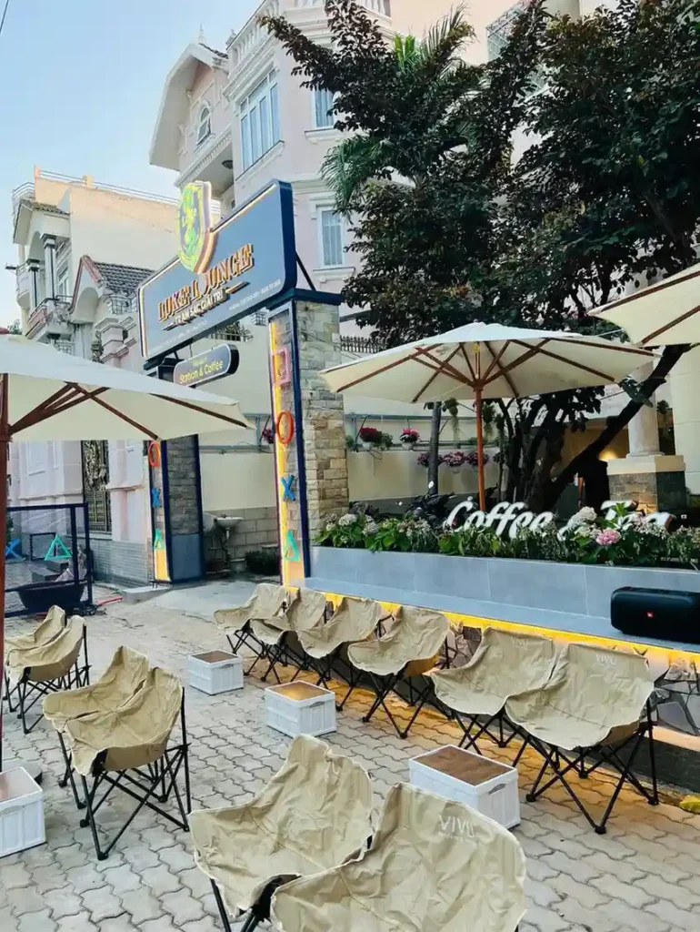 Cafe sân vườn 24h & Game Nintendo quận 7
