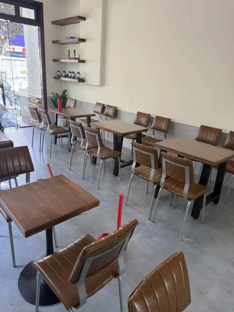 Không gian bên trong quán cafe sân vườn 24h & Game Nintendo quận 7 Luxe Lounge