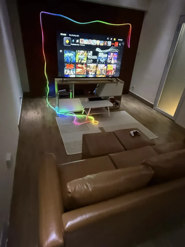 Luxe Lounge Cafe Nintendo Q7 3 768x1024