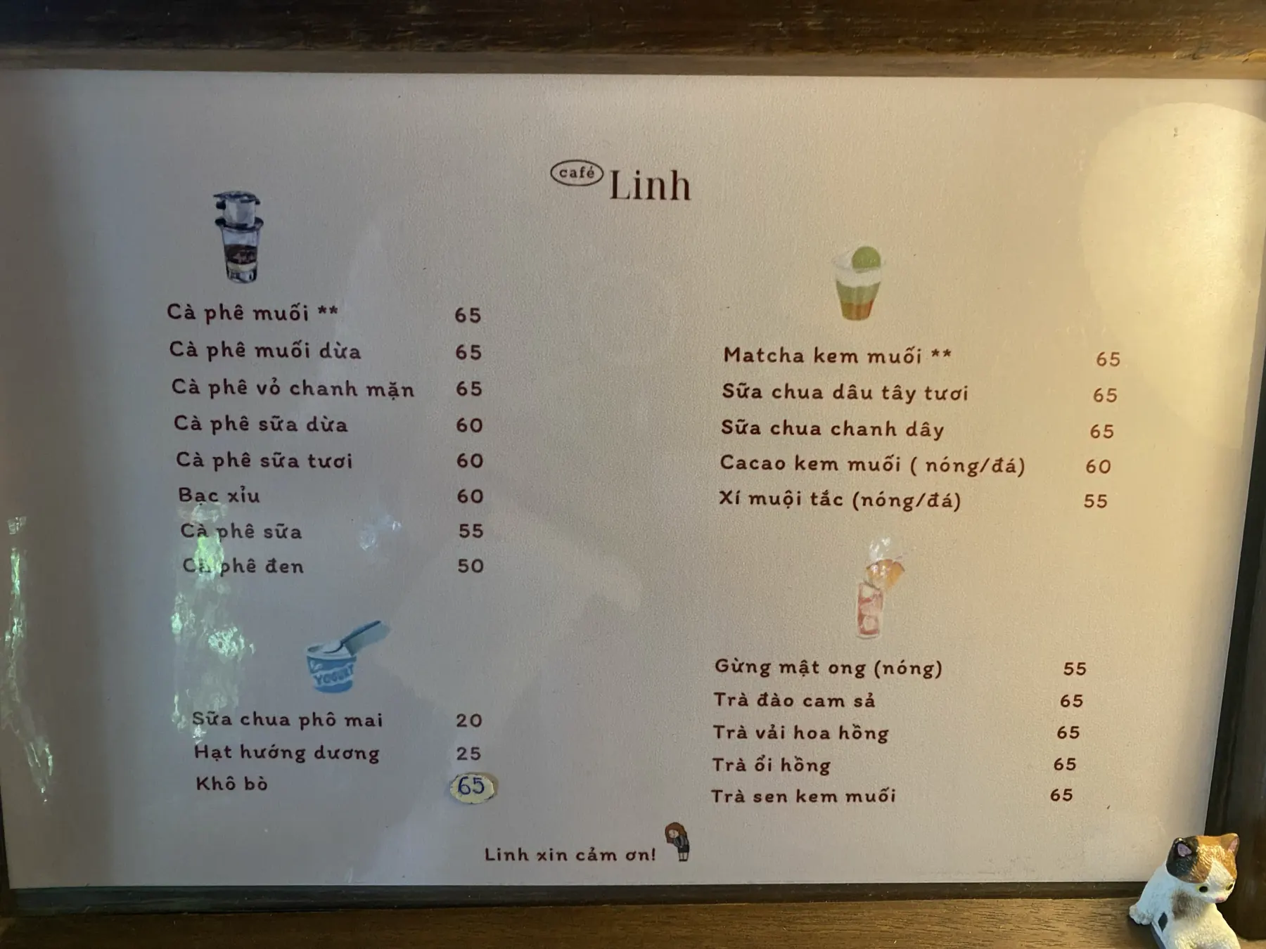 Menu đồ uống tại Linh Cafe Đà Lạt với cà phê muối và các món trà